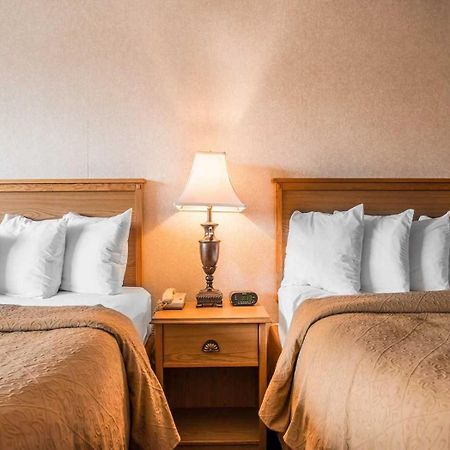 Quality Inn Pittsburgh Airport Oakdale Kültér fotó