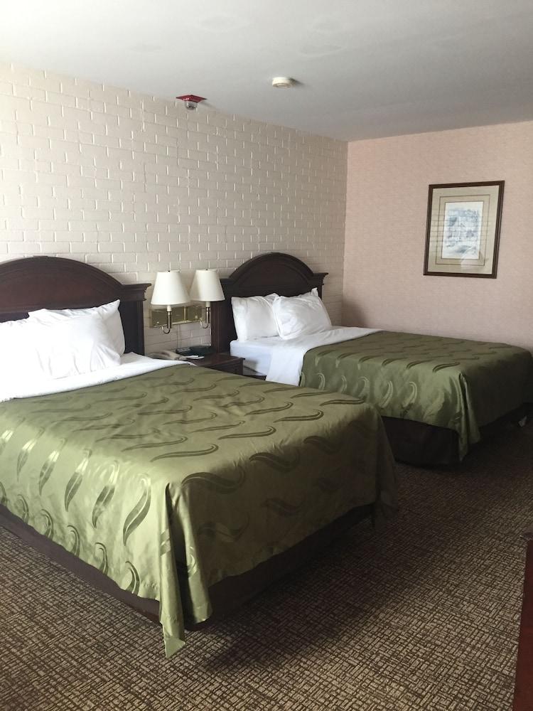 Quality Inn Pittsburgh Airport Oakdale Kültér fotó