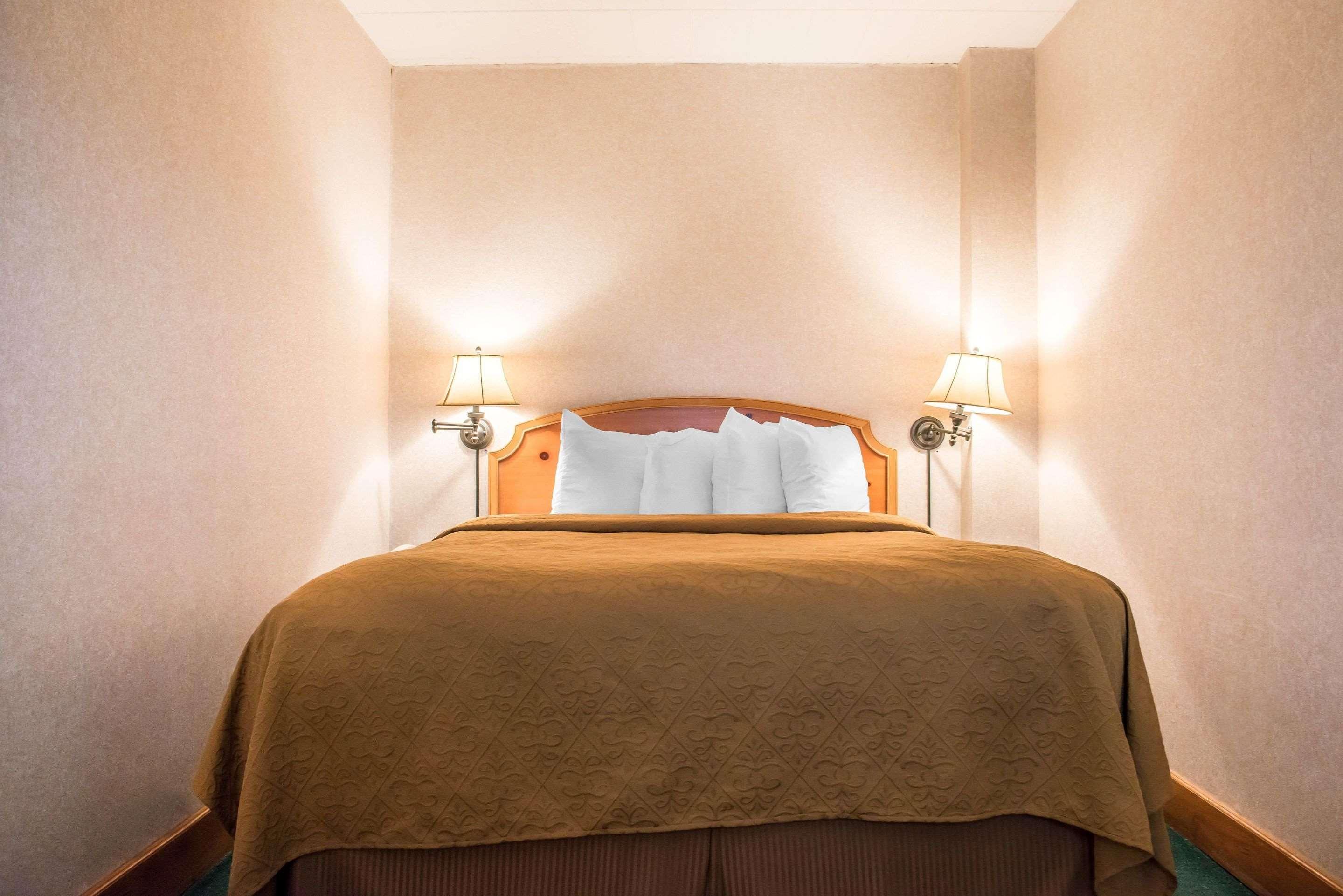 Quality Inn Pittsburgh Airport Oakdale Kültér fotó