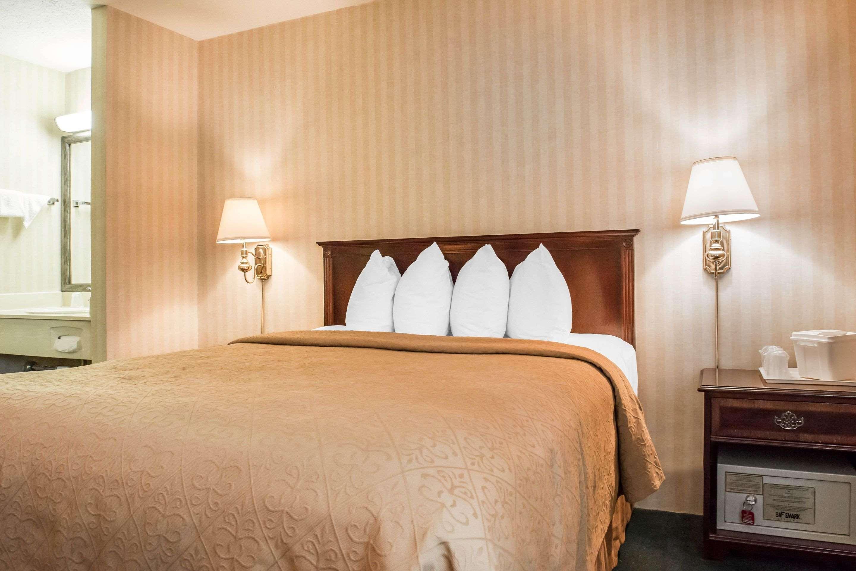 Quality Inn Pittsburgh Airport Oakdale Kültér fotó