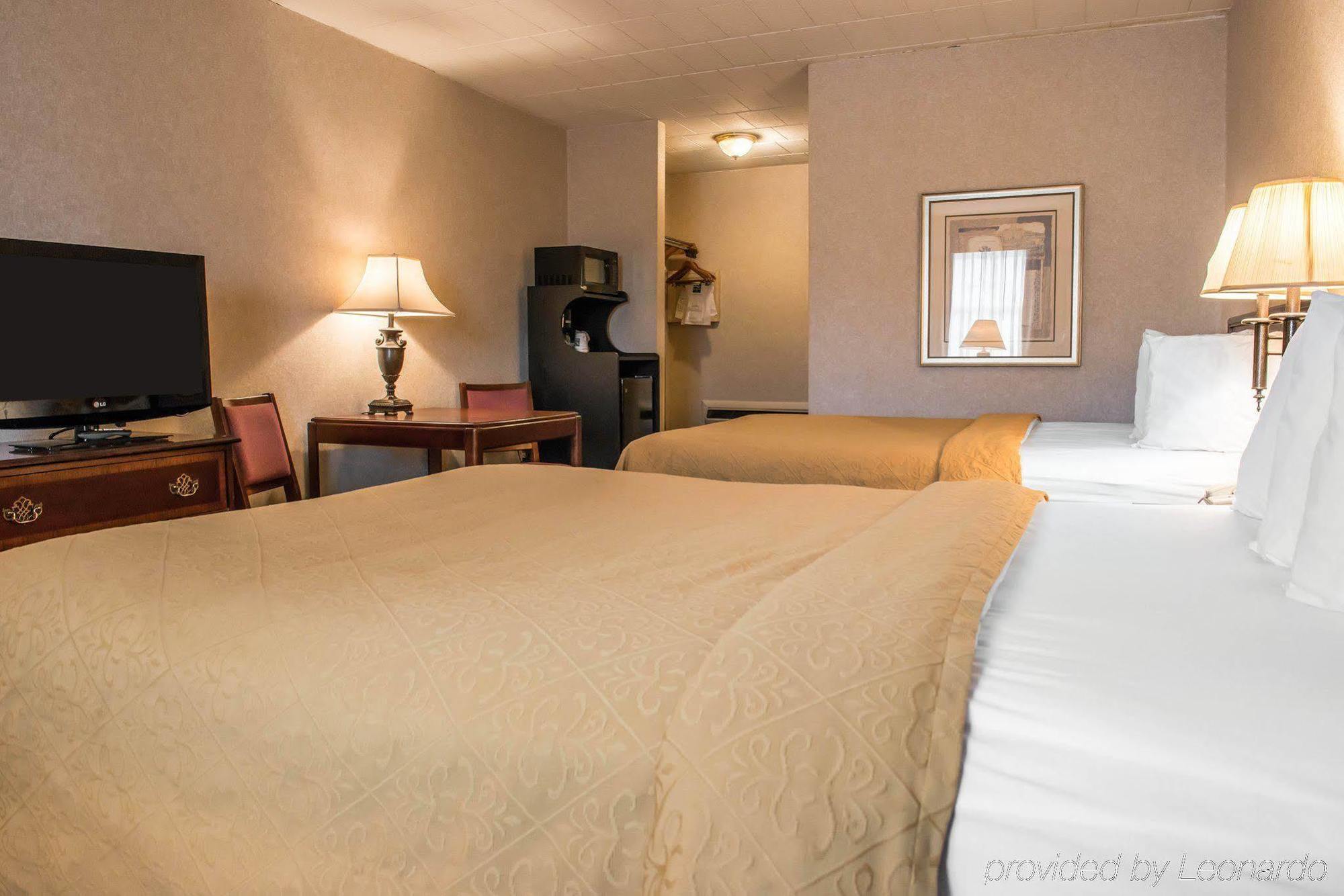 Quality Inn Pittsburgh Airport Oakdale Kültér fotó