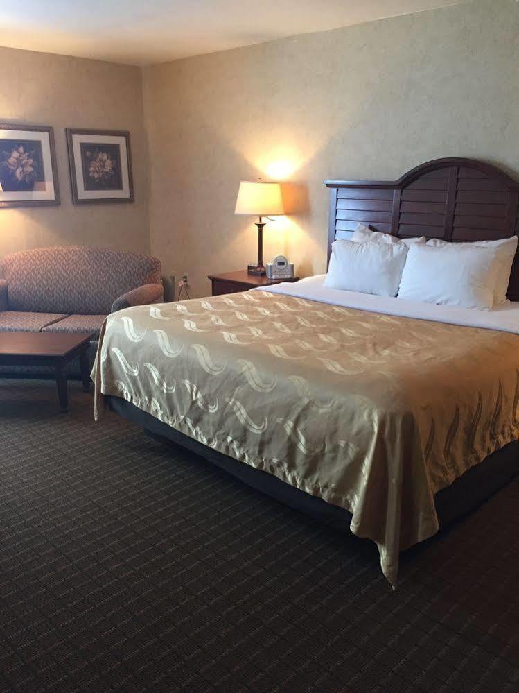Quality Inn Pittsburgh Airport Oakdale Kültér fotó