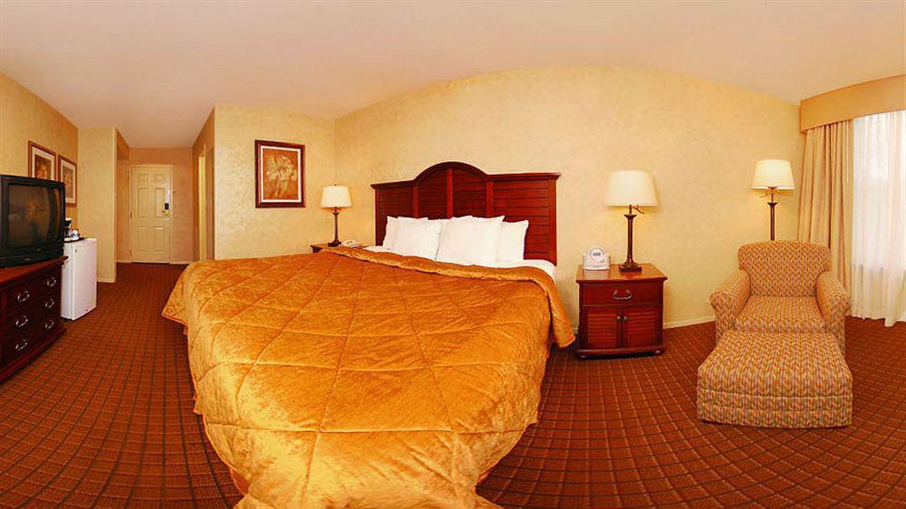 Quality Inn Pittsburgh Airport Oakdale Kültér fotó